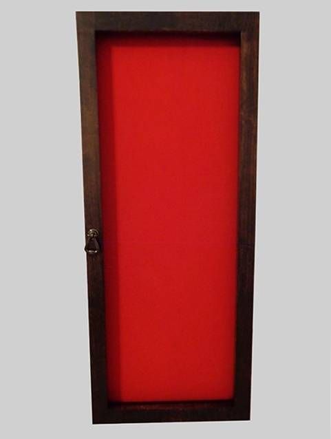 gablota-drewniana-kolekcjonerska-na-medale-zawieszki-pagony-materiał-na-plecach