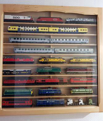 gablota-z-drewna-na-modele-pociaow-trains-wood
